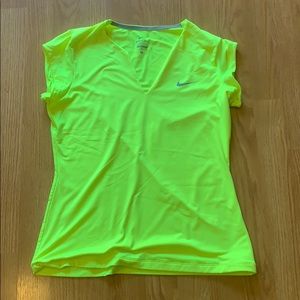 Women’s Nike top